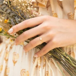 Femme Moonstone Bague ajustable Petra Pierre de Lune en laiton doré