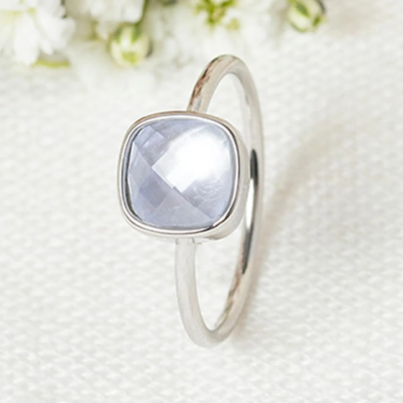Hot Moonstone Bague Aëlle Nacre bleue en laiton