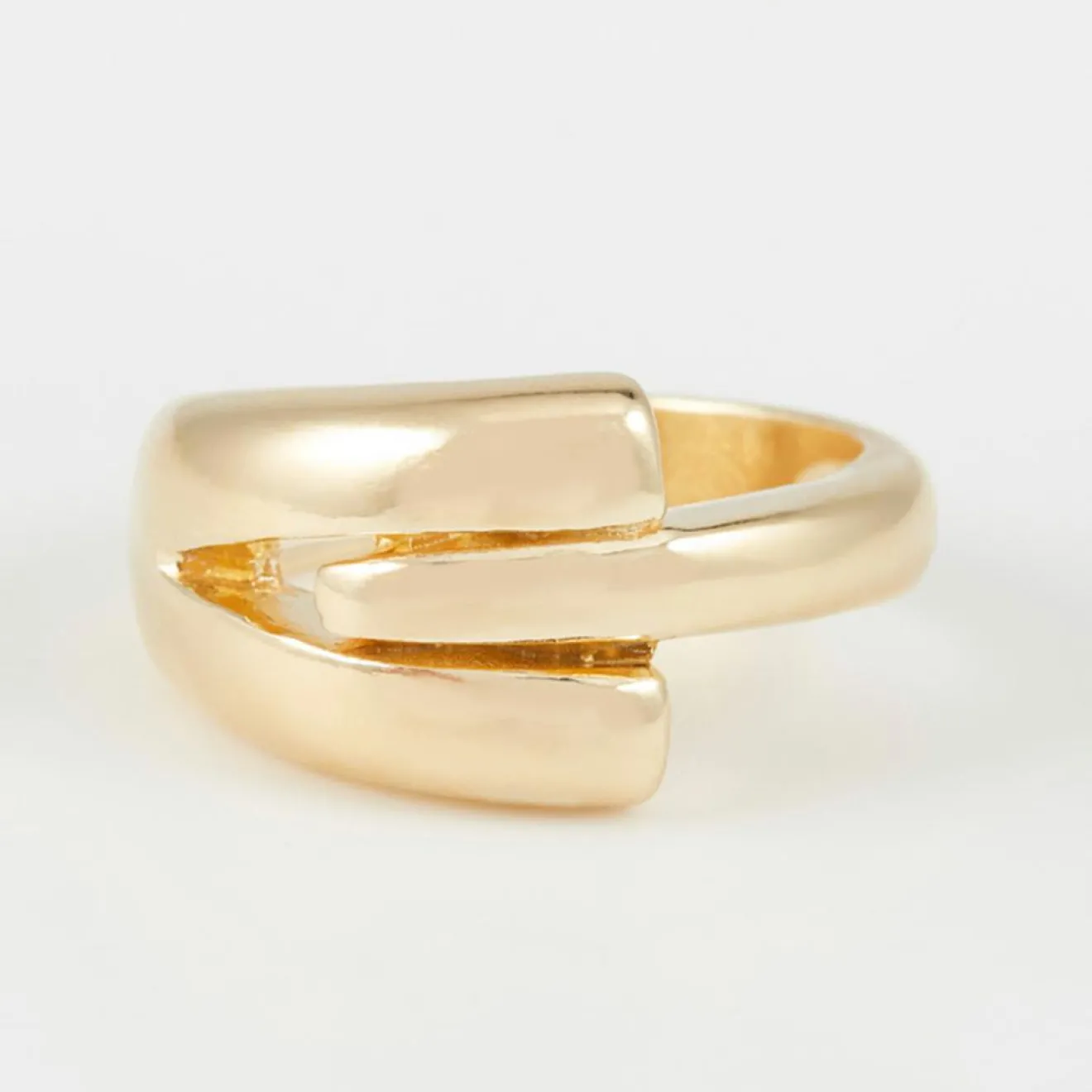 Online By Rafaella Bague Dana en Argent doré