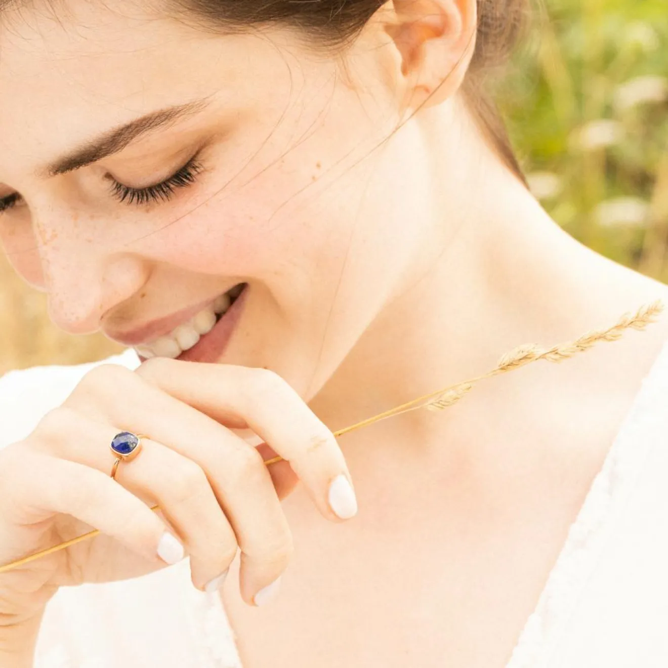 Femme Moonstone Bague Ella Lapis Lazuli en laiton doré