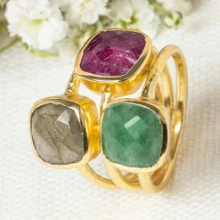 Femme Moonstone Bague Elsa Aventurine, Labradorite & Rubis en laiton doré