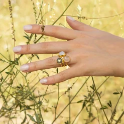 Hot Moonstone Bague Elsa Quartz, Labradorite et Cristal en laiton doré