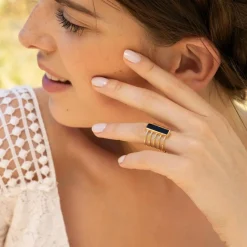 New Moonstone Bague Emma Onyx en laiton doré