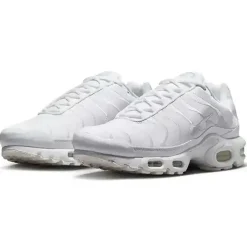 Homme Nike Baskets Air Max Plus blanches