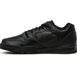 Hot Nike Baskets en Cuir Cross Trainer Low noires