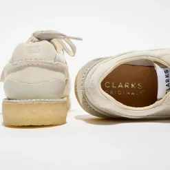Sale Clarks Baskets en Velours de Cuir Tor Run écrues