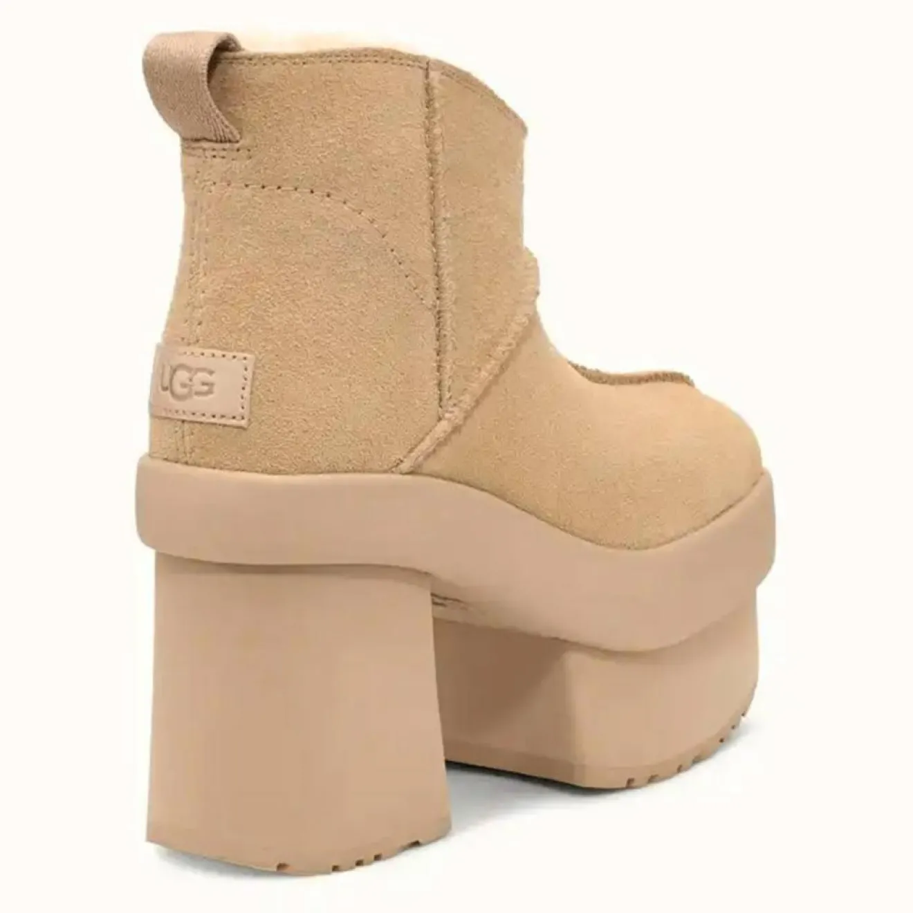 Discount Ugg Bottes en Velours de Cuir New Heights Platform Mini beiges - Talon 11,4 cm