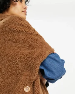 Femme Lou Andrea Cape en Fausse Fourrure marron