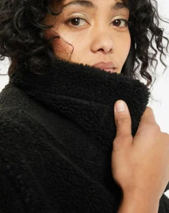 Femme Lou Andrea Cape réversible en Fausse Fourrure Mont noire