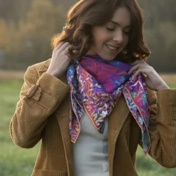 Femme Petrusse Carré 100% Soie Idylle néon - 105x105 cm