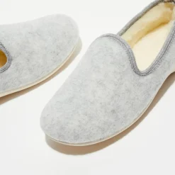 Homme Apologie Studio Chaussons charentais fourrés en Laine gris clair