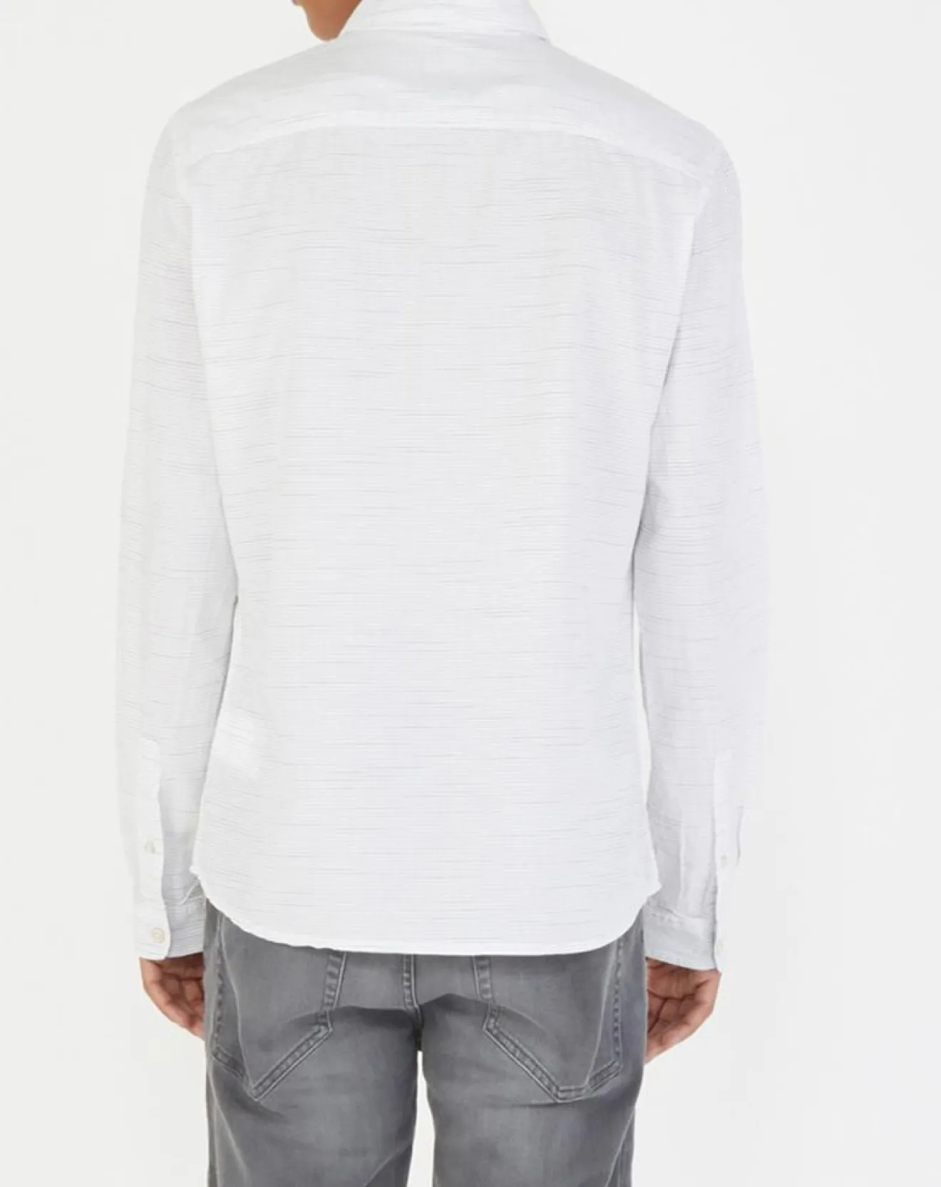 Sale Oxbow Chemise ajustée Crena à fines rayures écru/noir