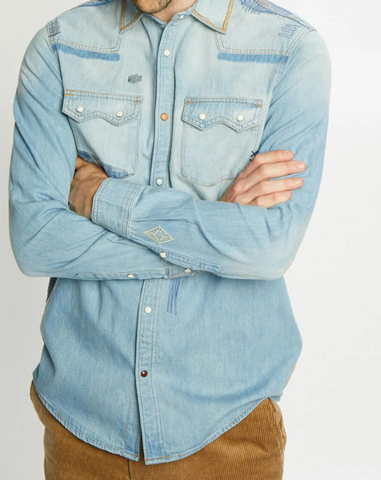 Homme Scotch & Soda Chemise Regular Fit en Jean Western Patch bleu clair délavé