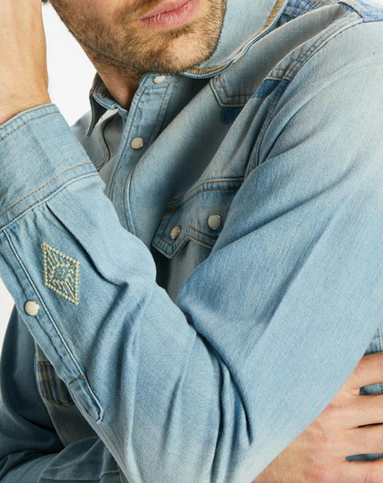 Homme Scotch & Soda Chemise Regular Fit en Jean Western Patch bleu clair délavé