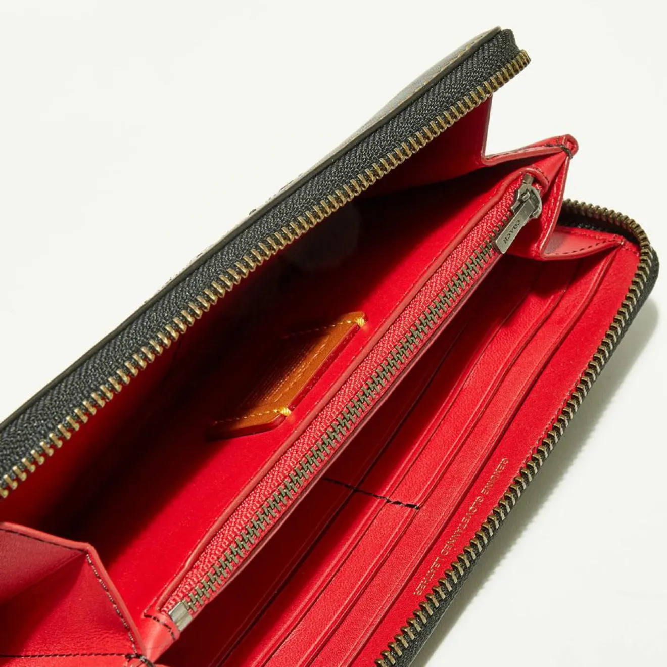 New Coach Compagnon en Cuir Accordion sequins noir - 9.9x18.9 cm