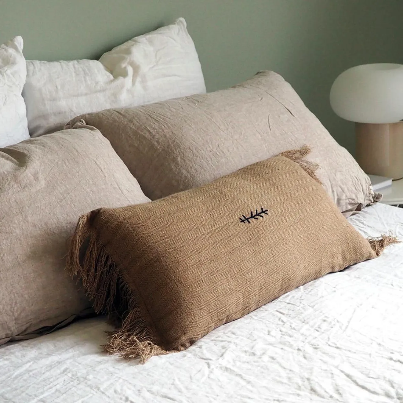 Bed and Philosophy Coussin en lin à chevrons marron 30x60cm