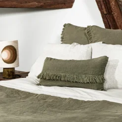 Bed and Philosophy Coussin en lin frangé vert 30x60cm