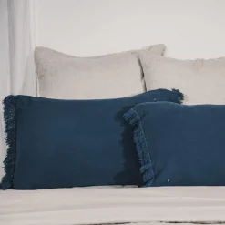 Bed and Philosophy Coussin frangé en lin bleu 50x70cm