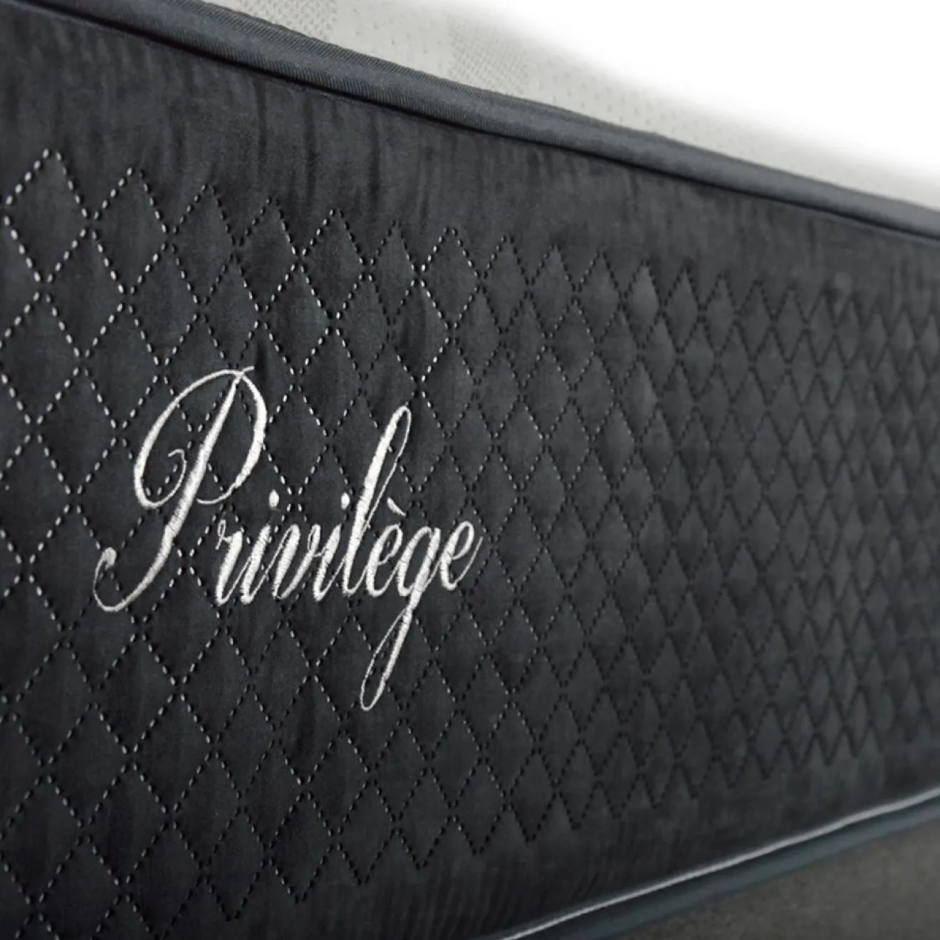 Outlet Bellecour Ensemble Matelas + Sommier en bois Privilège anthracite/blanc - 140x200 cm