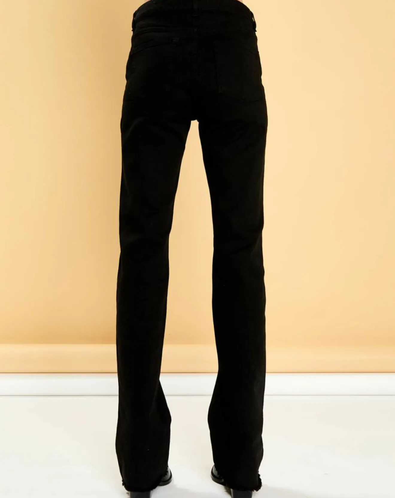 Femme Acquaverde Jean Cynthia black resine