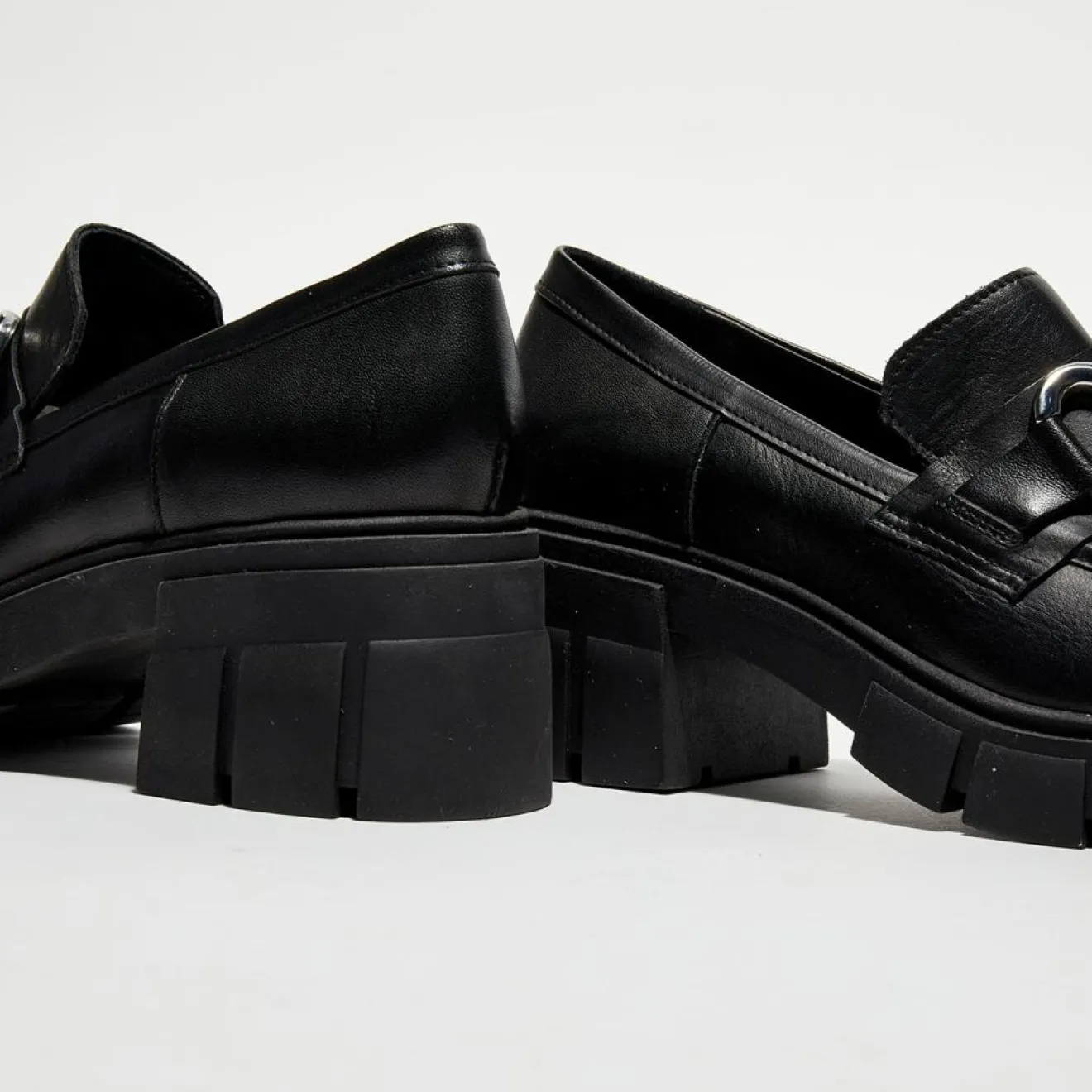 Femme Galeries Lafayette Mocassins en Cuir Bijoux noirs - Talon 6 cm