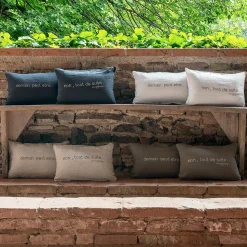 Bed and Philosophy Paire de coussins sérigraphiés en lin verts 25x40cm