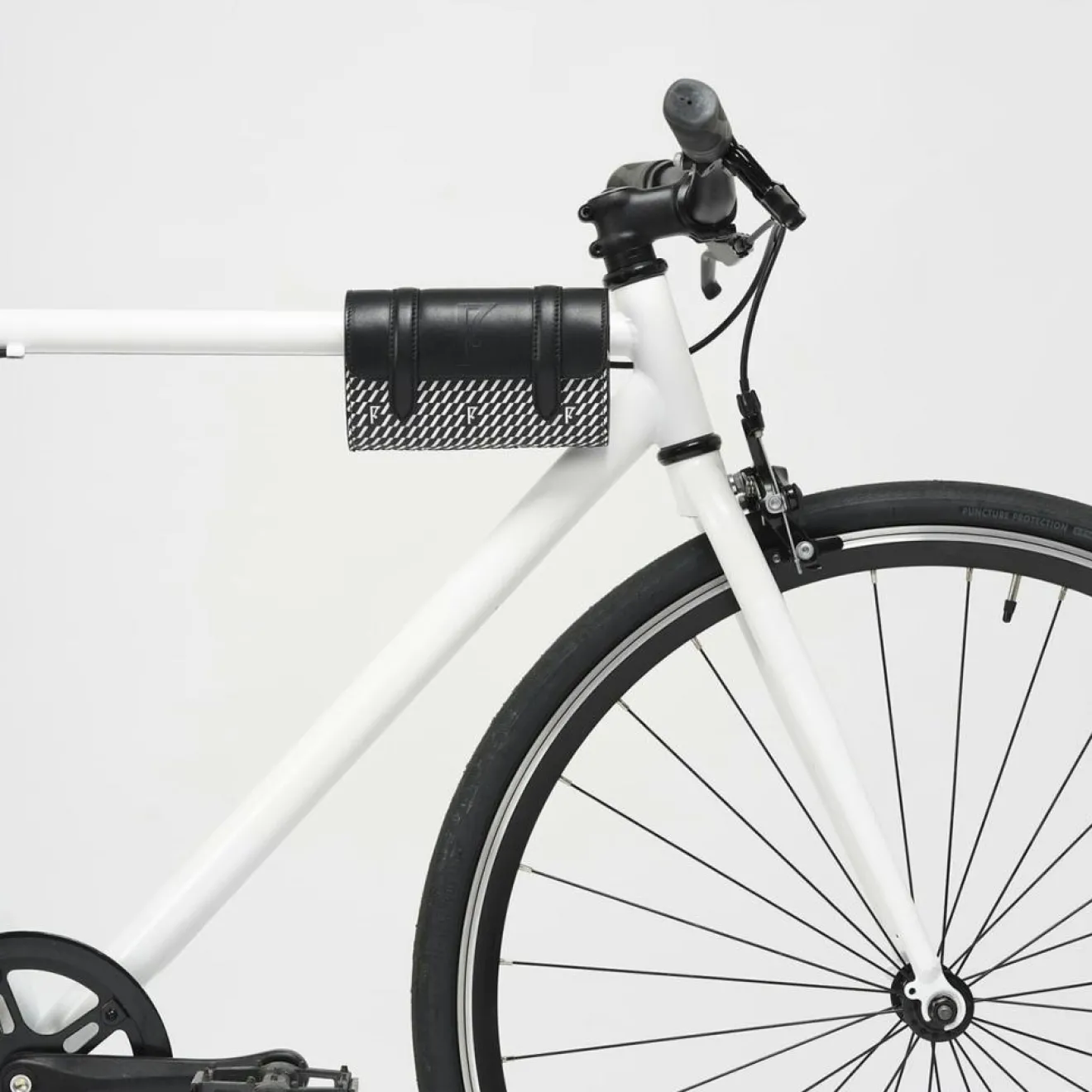 Hot Maison Faret Petit Sac en Toile enduite & Cuir Cyclo noir/blanc - 10x17x4.5 cm