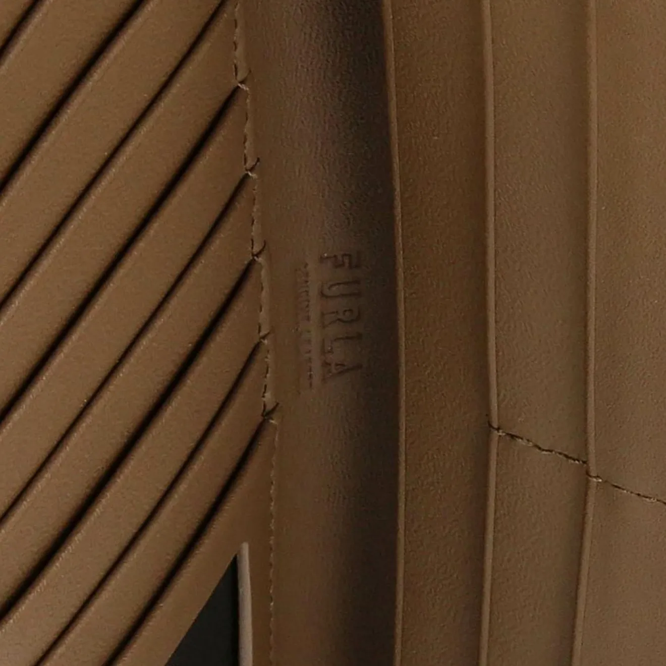 Femme Furla Portefeuille en Cuir Continental Lady M marron 18.5x9.5 cm