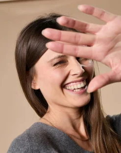 Femme Oscar et Louise Pull 100% Cachemire 4 fils Romy col V profond anthracite