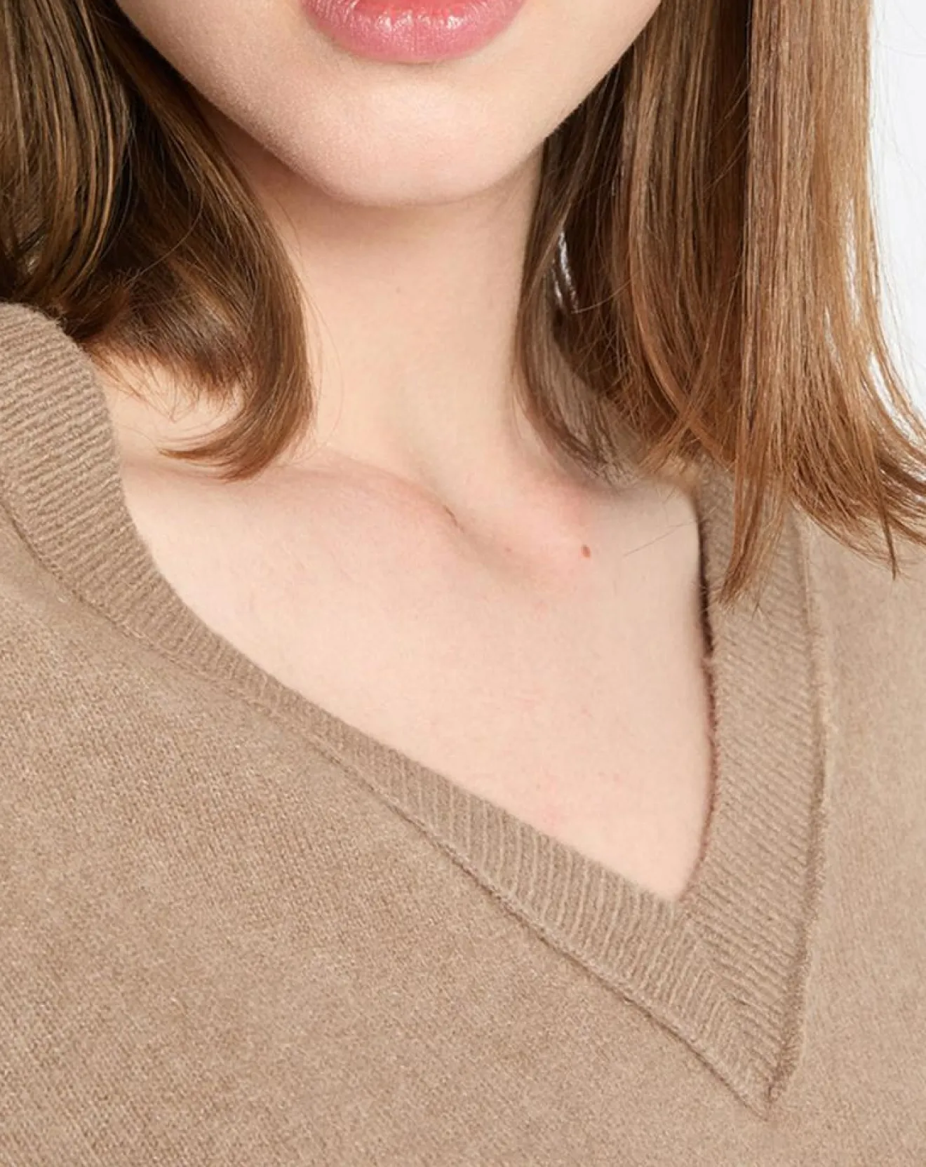 Discount Marc O'Polo Pull en Laine mélangée col V marron clair