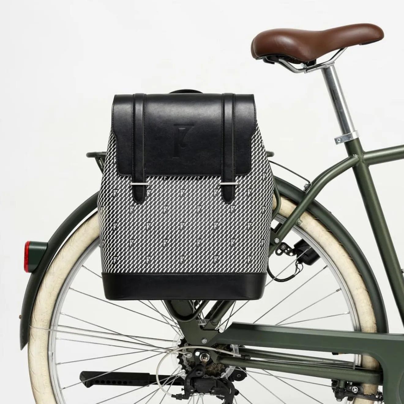 Femme Maison Faret Sac à dos en Toile enduite & Cuir Ferret noir/blanc - 40x29x13 cm