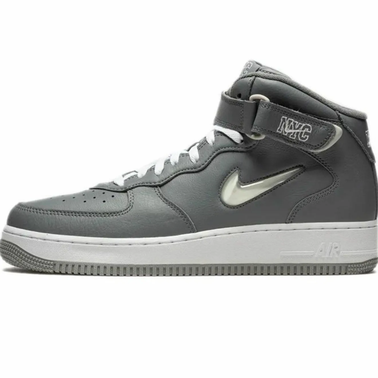 Homme Nike Sneakers en Cuir Air Force Mid Jewel Nyc grises