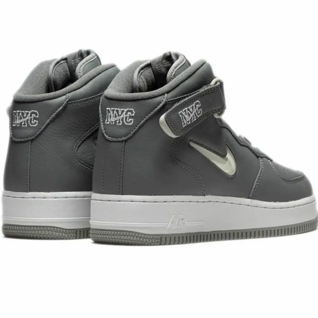 Homme Nike Sneakers en Cuir Air Force Mid Jewel Nyc grises