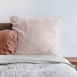 Sale Bed and Philosophy Taie d'oreiller en lin lavé rose pâle 65x65cm